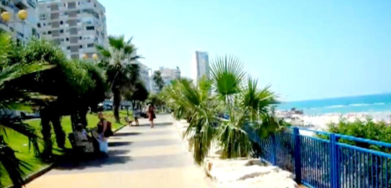 Beachfront Studio Apartment Bat Yam 412 Eksteriør bilde